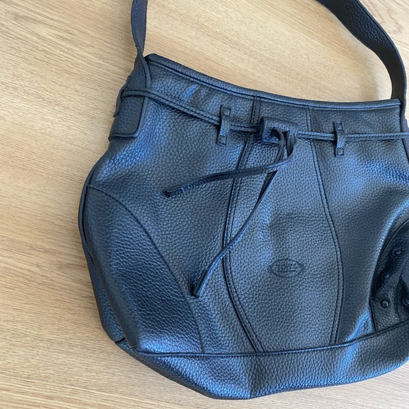 Tod’s black leather bag like new - Picture 7 of 11